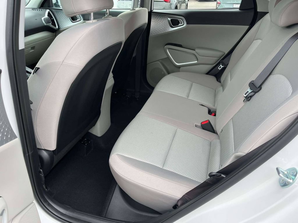 Used 2025 Kia Soul LX w/ LX Technology Package FWD image 6
