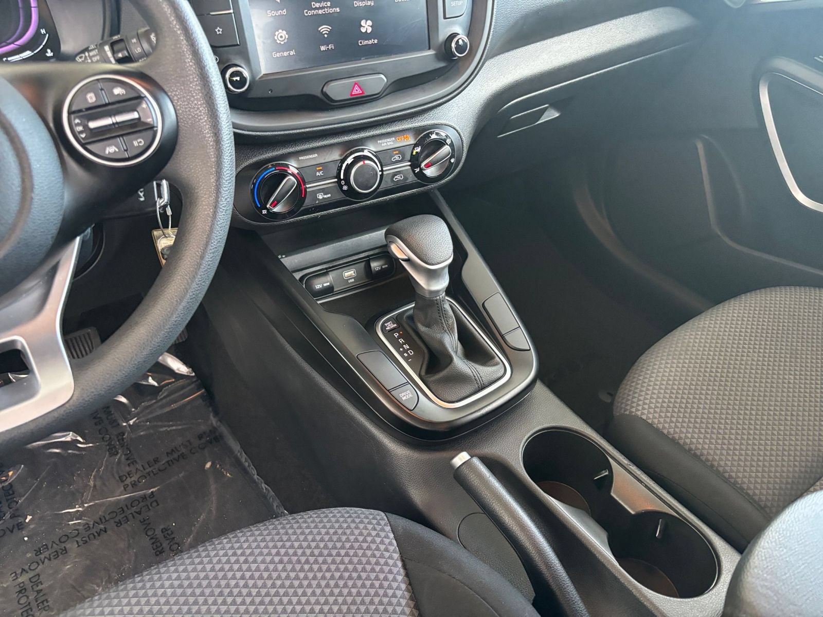 Used 2025 Kia Soul LX w/ LX Technology Package FWD image 38