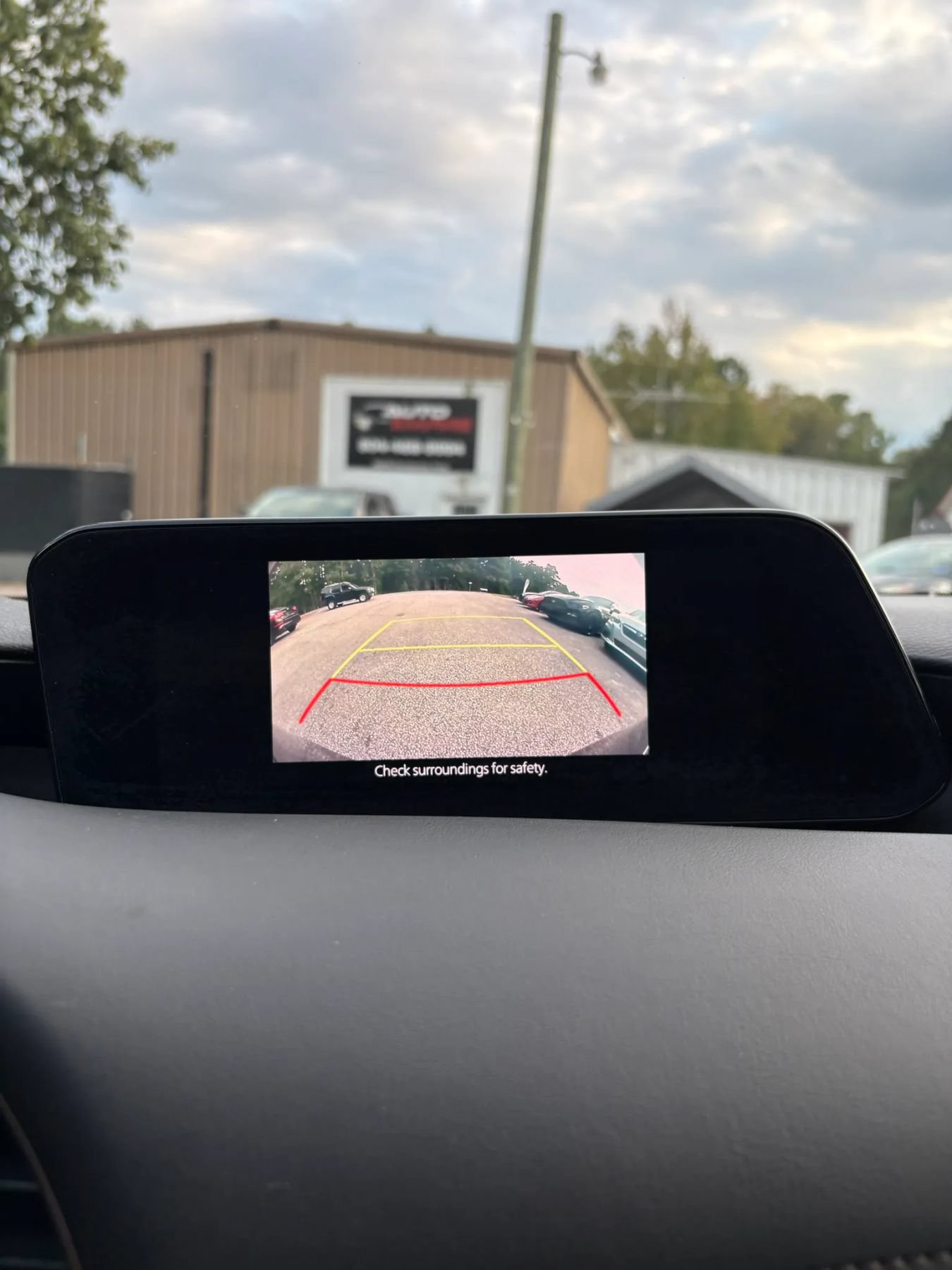 Used 2019 MAZDA MAZDA3 Hatchback w/ Preferred Package FWD image 17