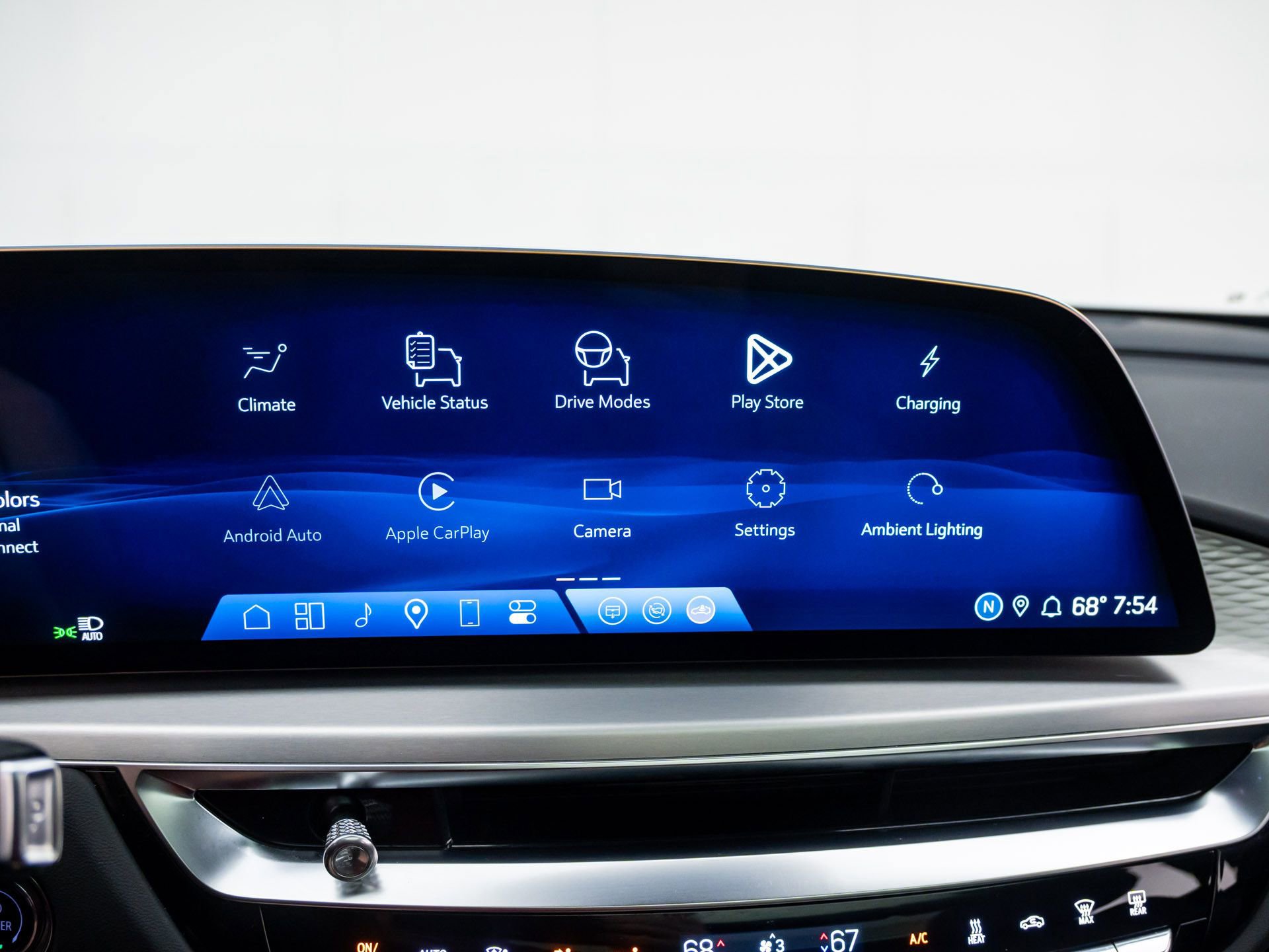 Used 2025 Cadillac Lyriq Luxury w/ LPO, Floor Liner Package image 29