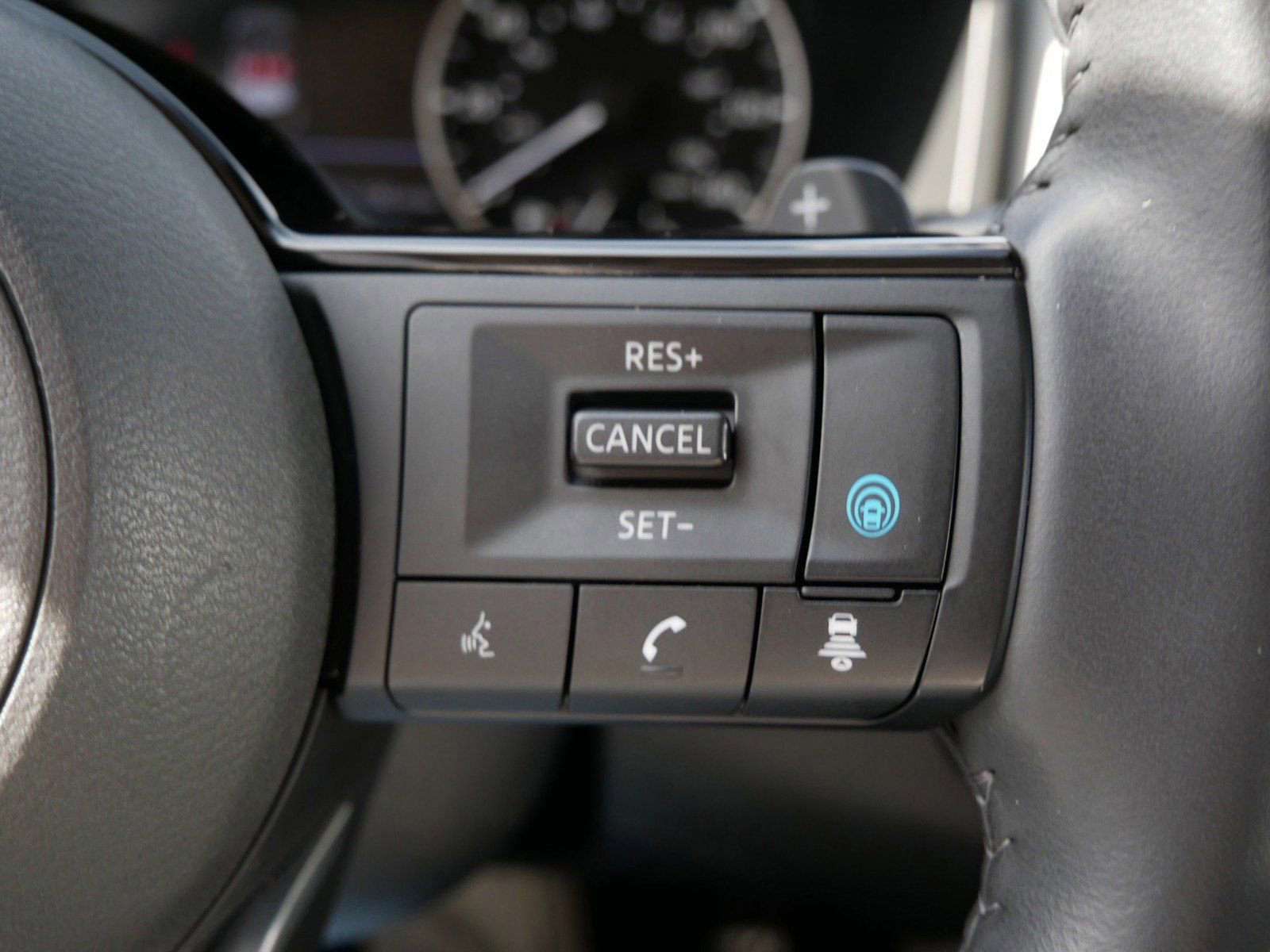 Used 2023 Nissan Rogue SL w/ SL Premium Package image 29