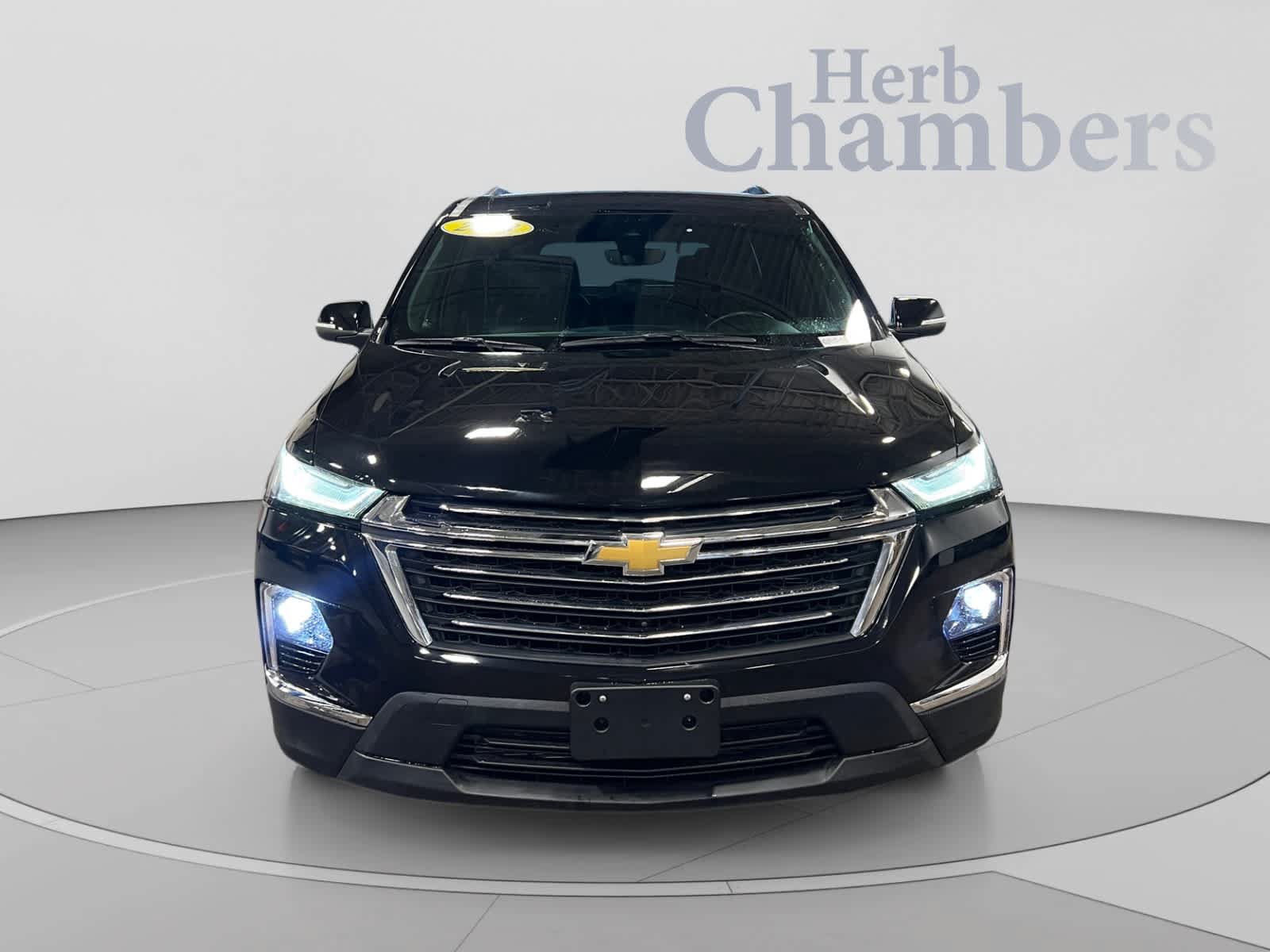 Used 2023 Chevrolet Traverse LT w/ LT Premium Package AWD/4WD image 2