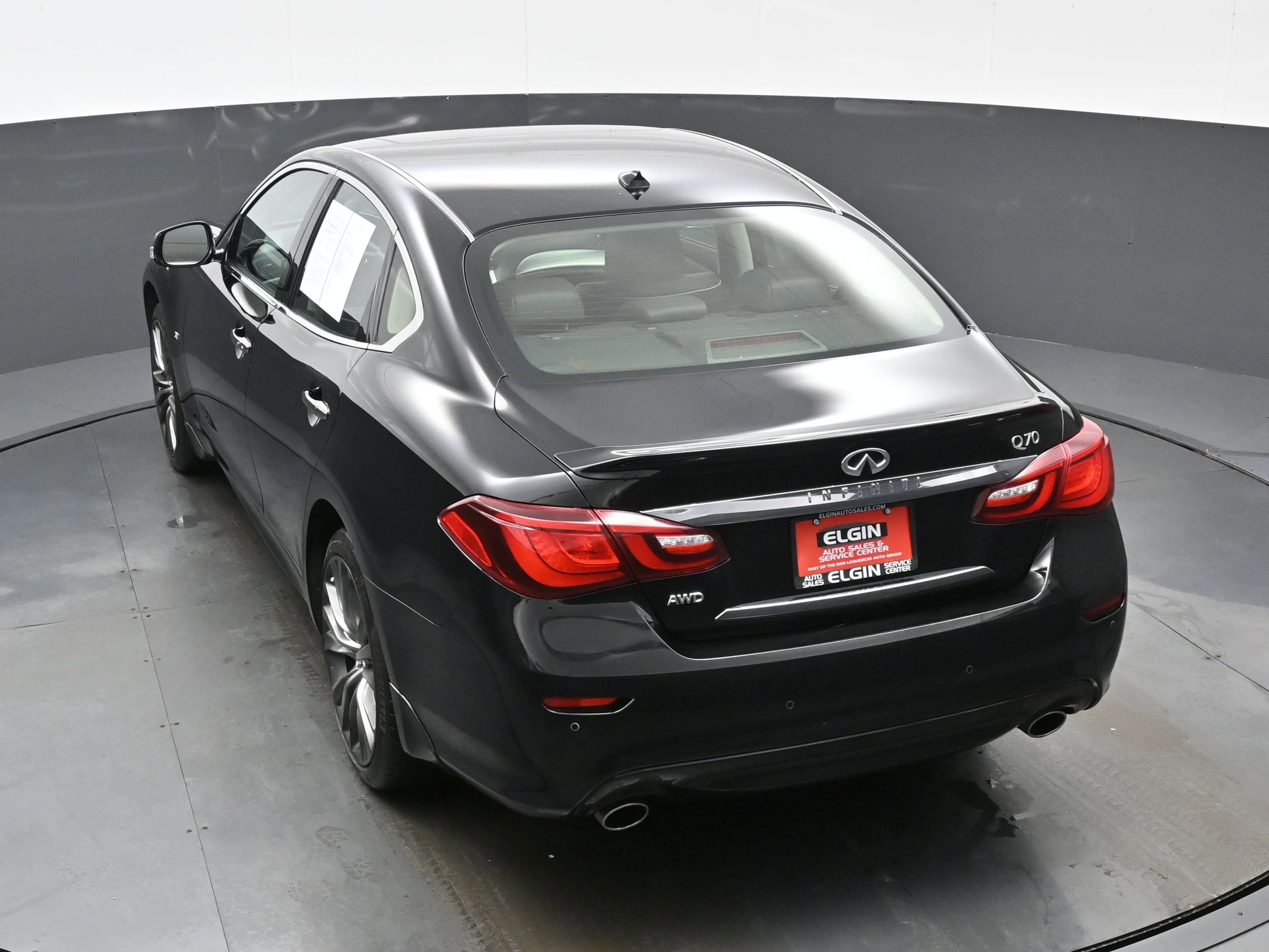Used 2018 INFINITI Q70 Luxe image 38