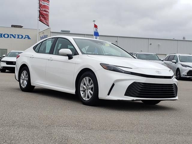 Used 2025 Toyota Camry LE FWD image 3
