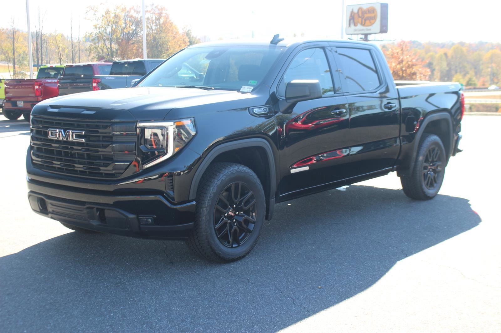 New 2026 GMC Sierra 1500 Elevation image 3