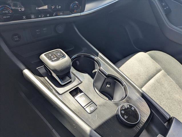 Used 2024 Nissan Rogue SV image 12