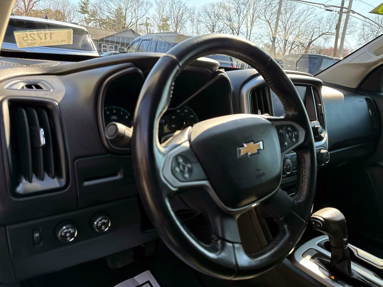 Used 2020 Chevrolet Colorado LT w/ LT Convenience Package image 12