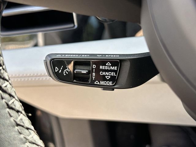 Used 2022 Porsche Taycan 4S image 17