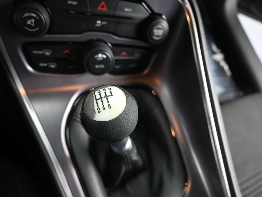 Used 2016 Dodge Challenger R/T RWD image 30