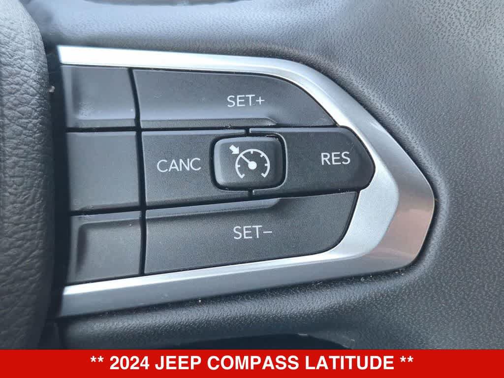 Used 2024 Jeep Compass Latitude AWD/4WD image 24
