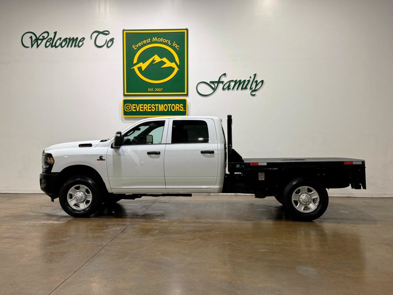 Used 2023 RAM 2500 Tradesman AWD/4WD image 5