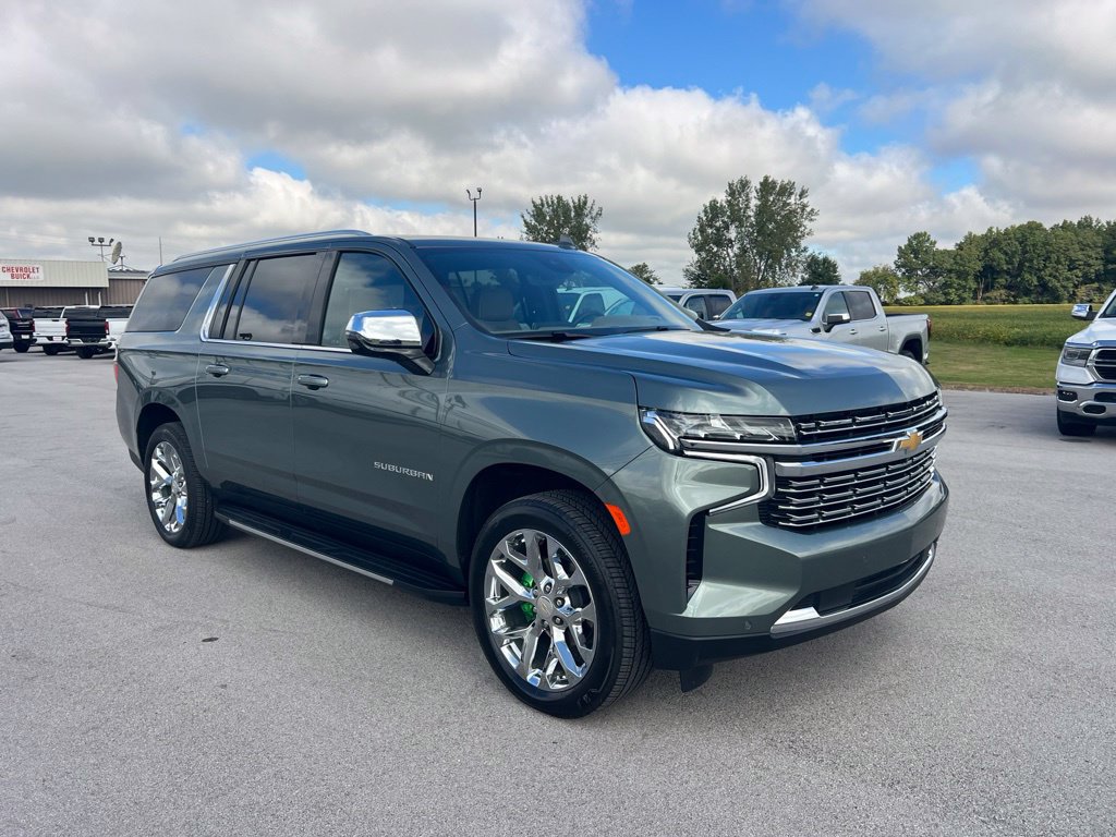 Used 2024 Chevrolet Suburban Premier AWD/4WD image 4