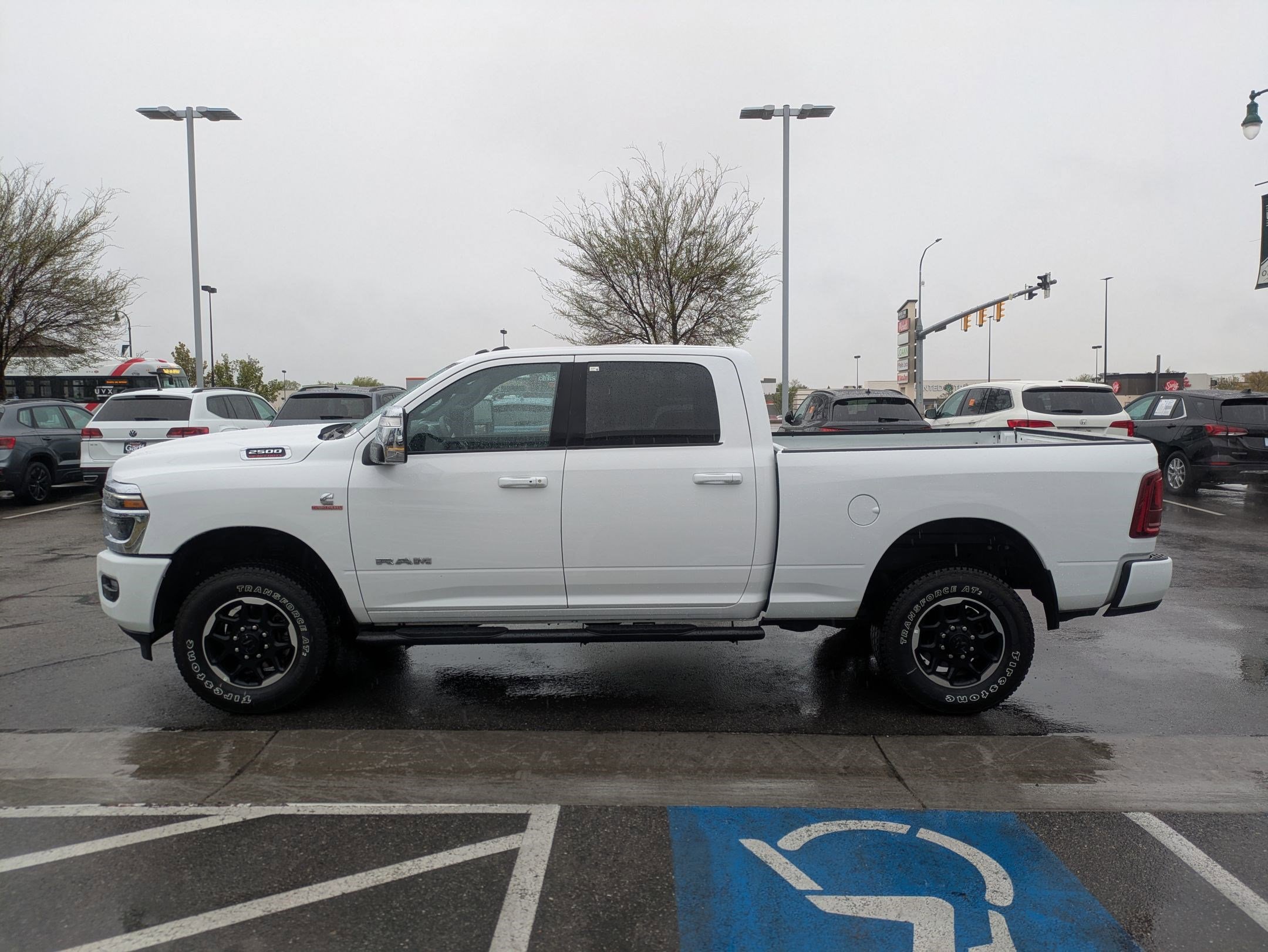 Used 2025 RAM 2500 Laramie AWD/4WD image 10