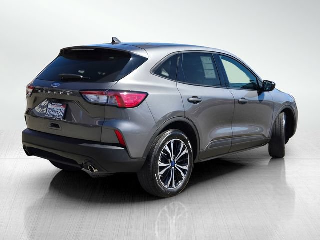 Certified 2022 Ford Escape SE w/ SE Sport Appearance Package FWD image 4