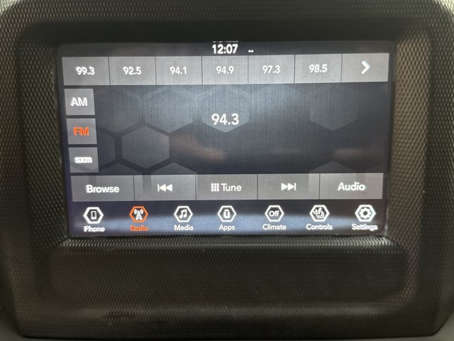 Used 2018 Jeep Wrangler Unlimited Sahara w/ Cold Weather Group AWD/4WD image 21