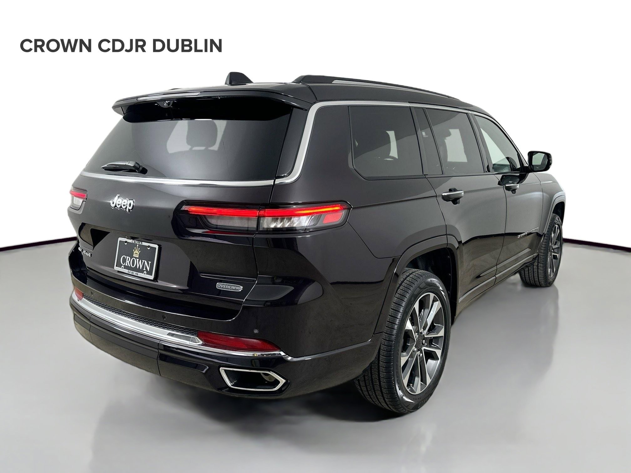 Used 2023 Jeep Grand Cherokee L Overland w/ Luxury Tech Group IV AWD/4WD image 6