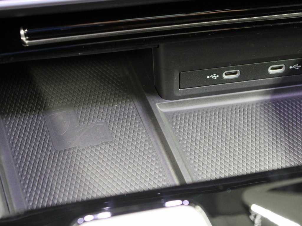 Used 2024 Volkswagen Atlas Cross Sport SEL Premium R-Line image 57