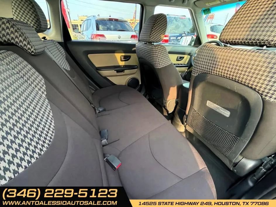 Used 2011 Kia Soul ! image 13
