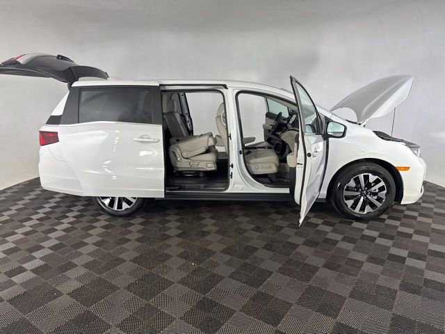 Certified 2026 Honda Odyssey EX-L image 17