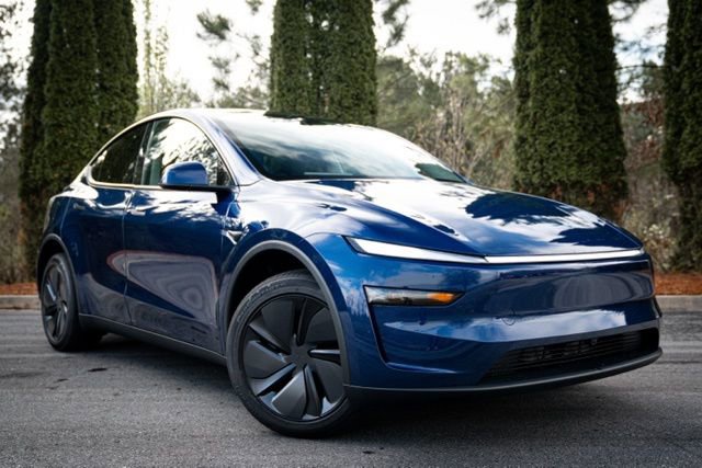 Used 2026 Tesla Model Y Long Range image 4