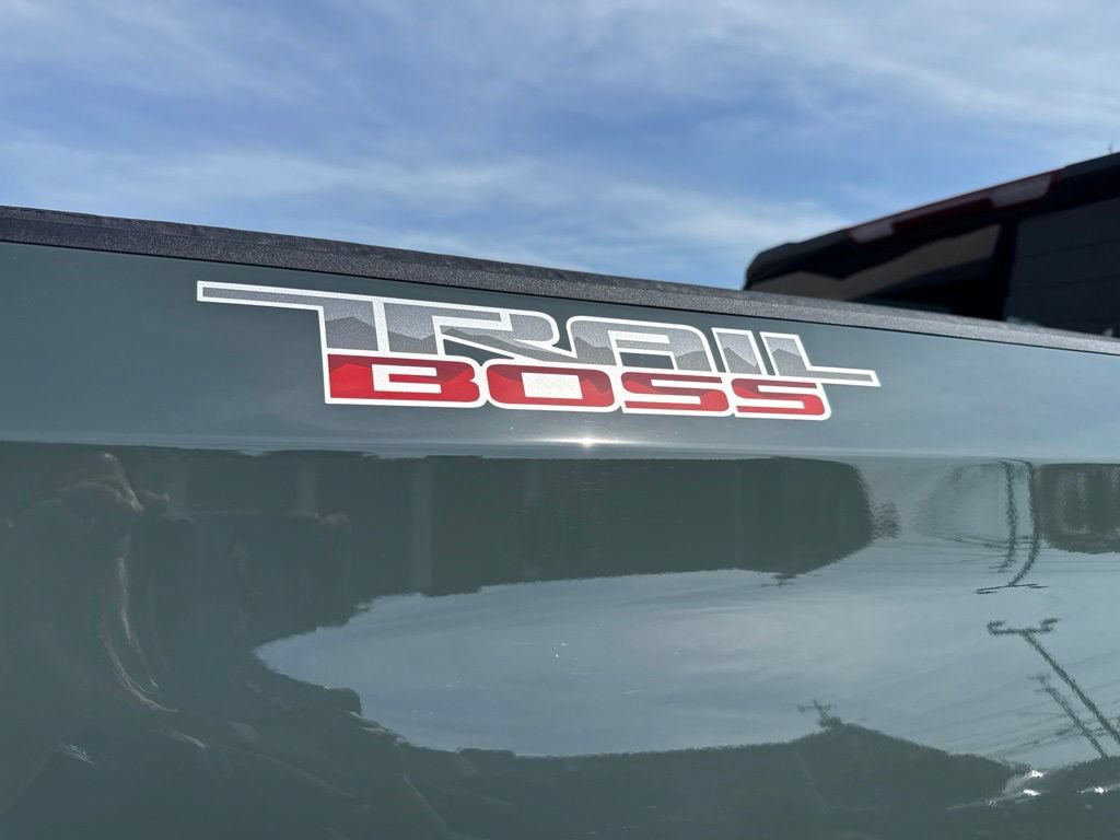 Used 2026 Chevrolet Silverado 1500 Custom Trail Boss AWD/4WD image 9