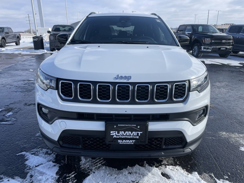 Used 2024 Jeep Compass Latitude image 23