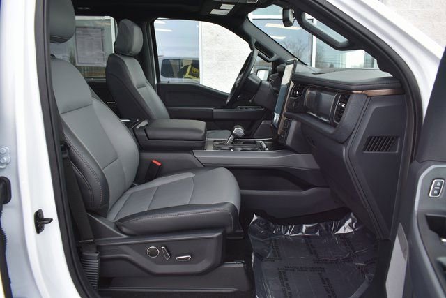 Used 2024 Ford F150 Lightning Lariat image 47