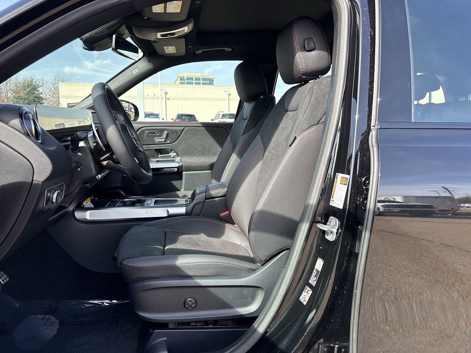 New 2026 Mercedes-Benz GLB 35 AMG 4MATIC image 15