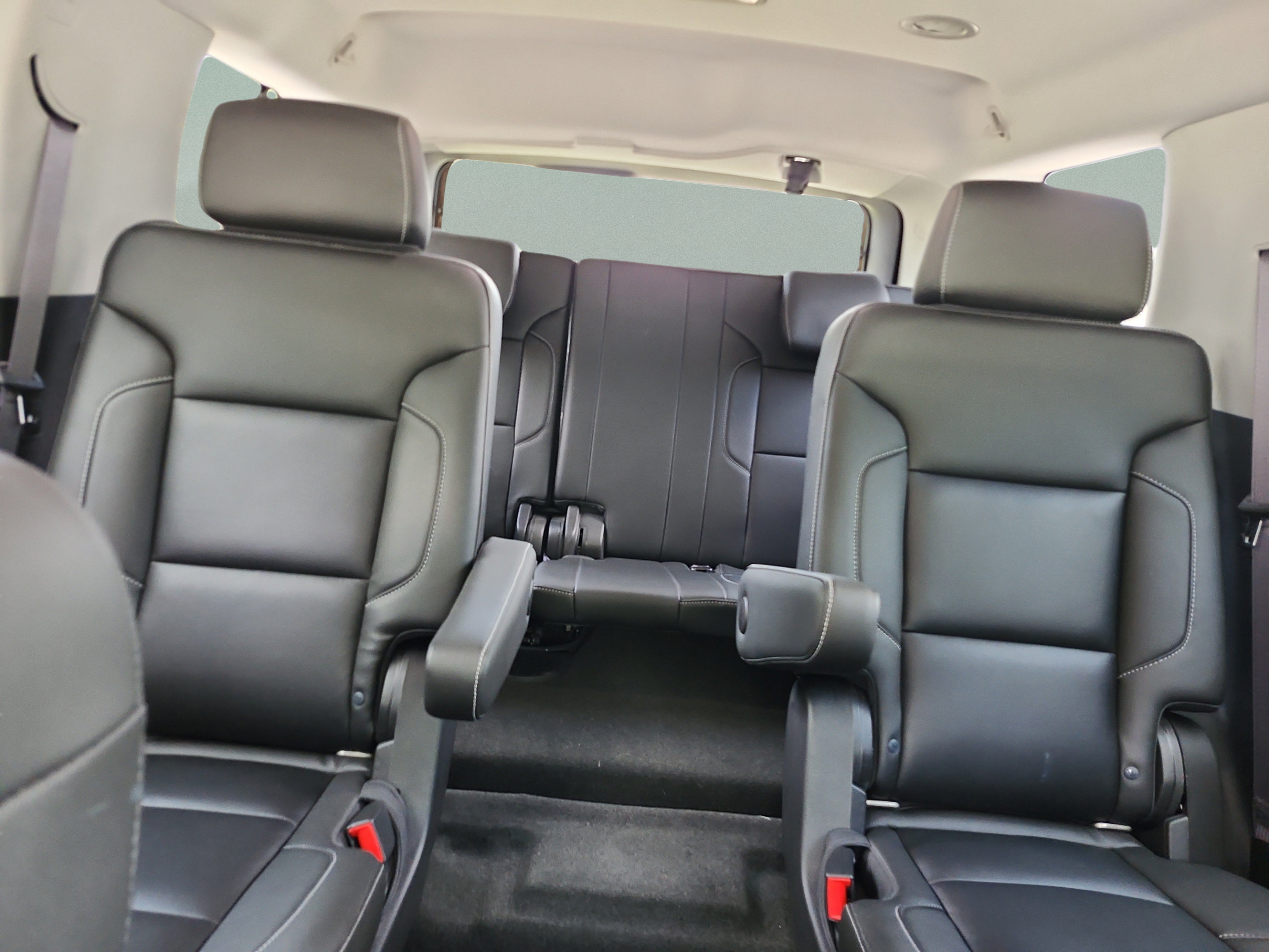 Used 2017 Chevrolet Tahoe LT w/ Luxury Package RWD image 18