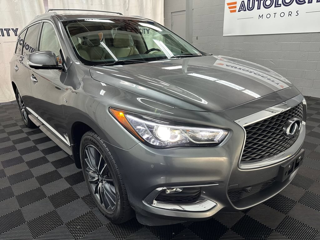 Used 2018 INFINITI QX60 Luxe w/ Deluxe Technology Package AWD/4WD image 2