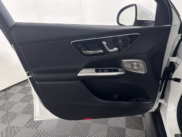 Used 2026 Mercedes-Benz GLC 300 4MATIC image 28