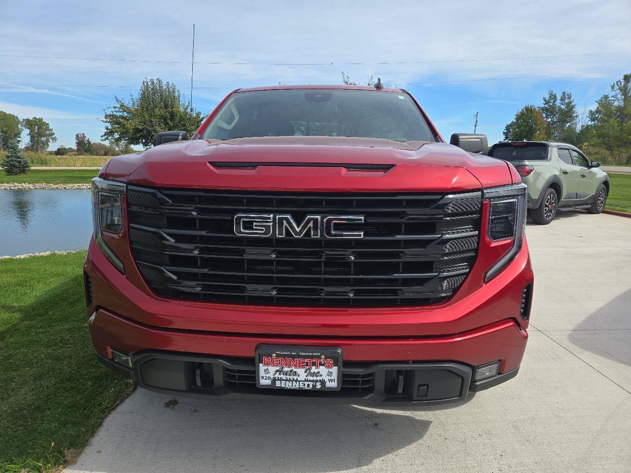 Used 2023 GMC Sierra 1500 Elevation w/ Preferred Package AWD/4WD image 2