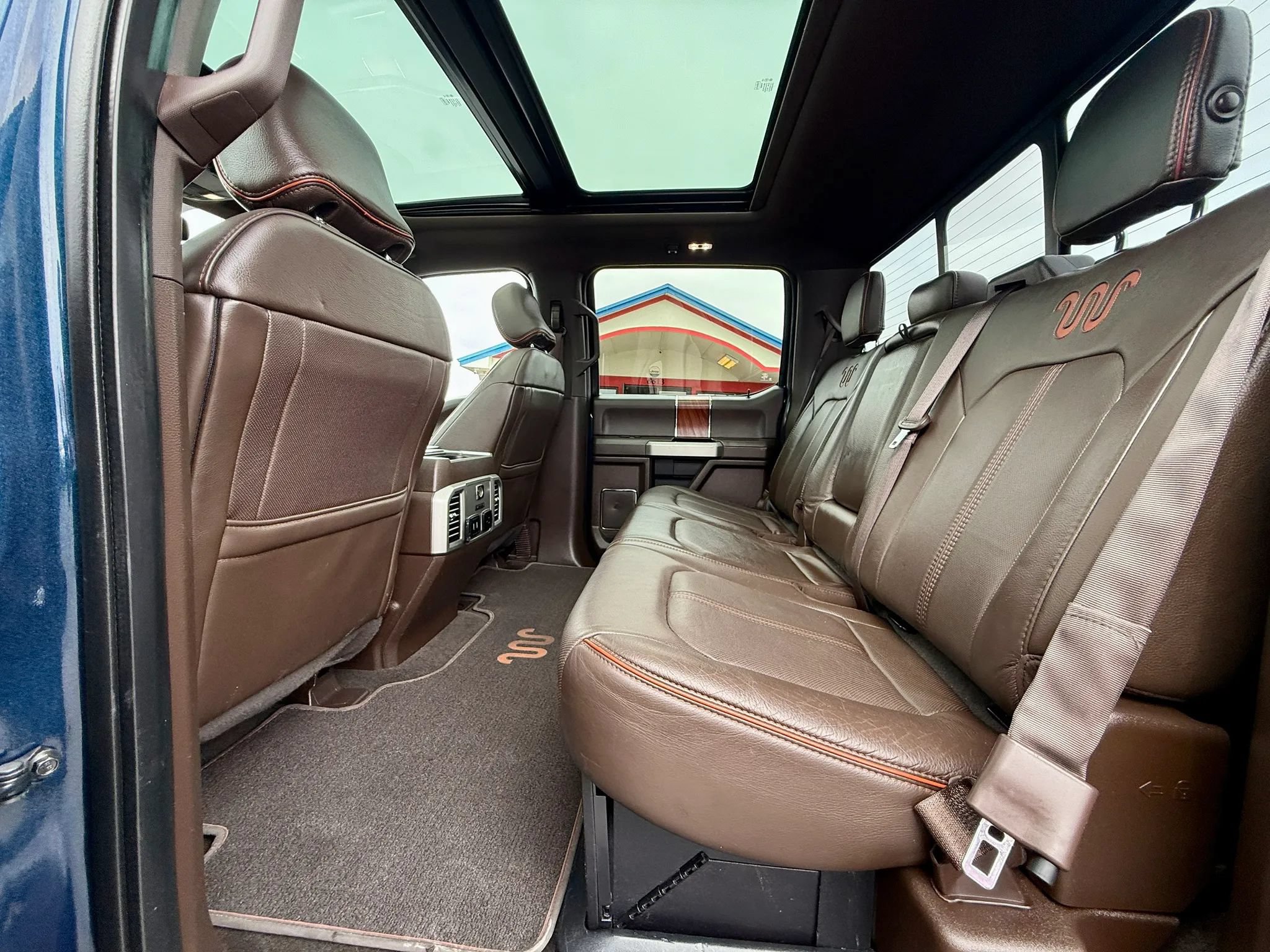 Used 2017 Ford F350 King Ranch w/ King Ranch Ultimate Package AWD/4WD image 12