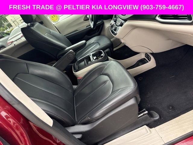 Used 2020 Chrysler Voyager Lxi FWD image 10