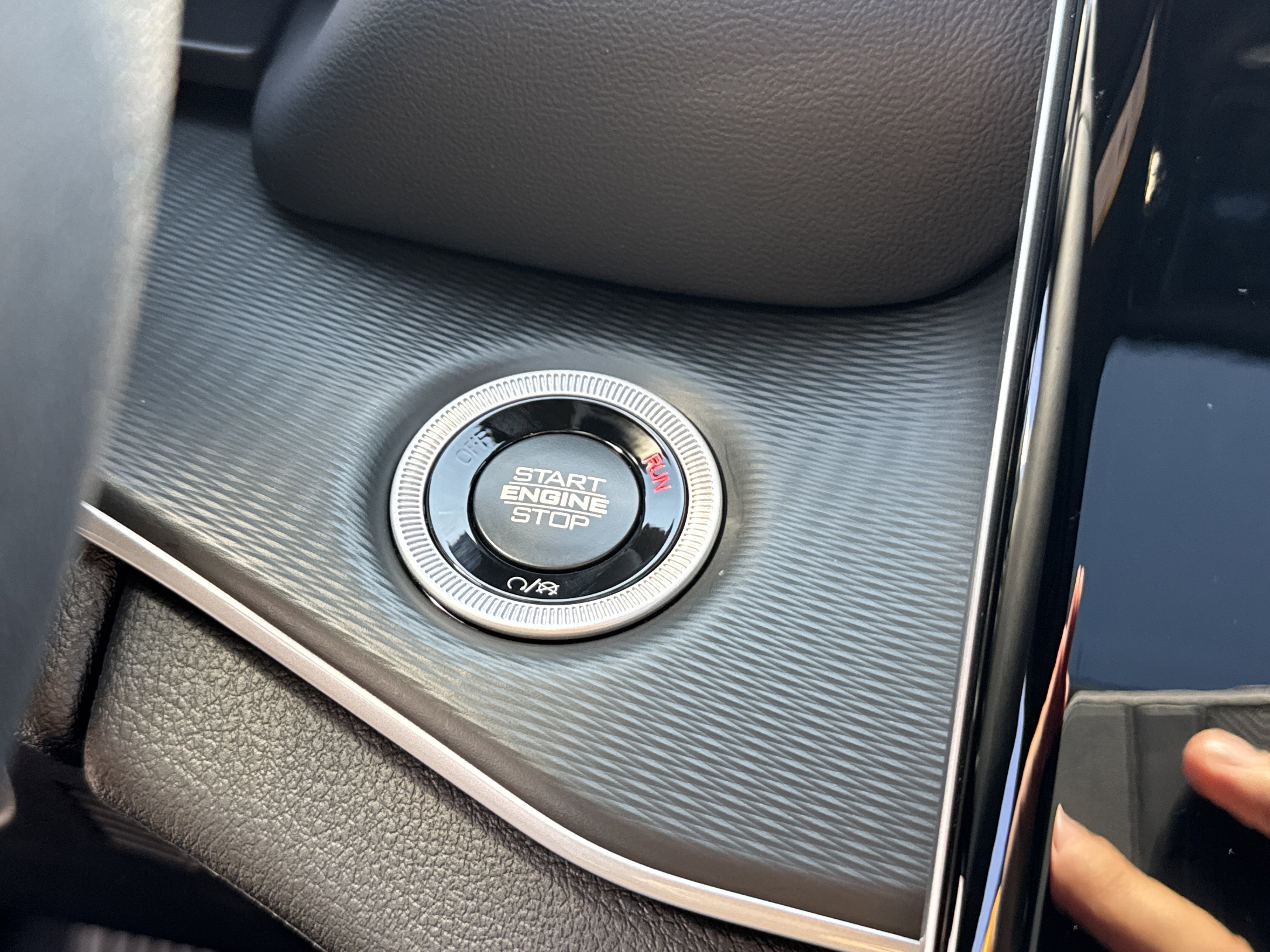 New 2025 Jeep Grand Cherokee L Altitude image 39