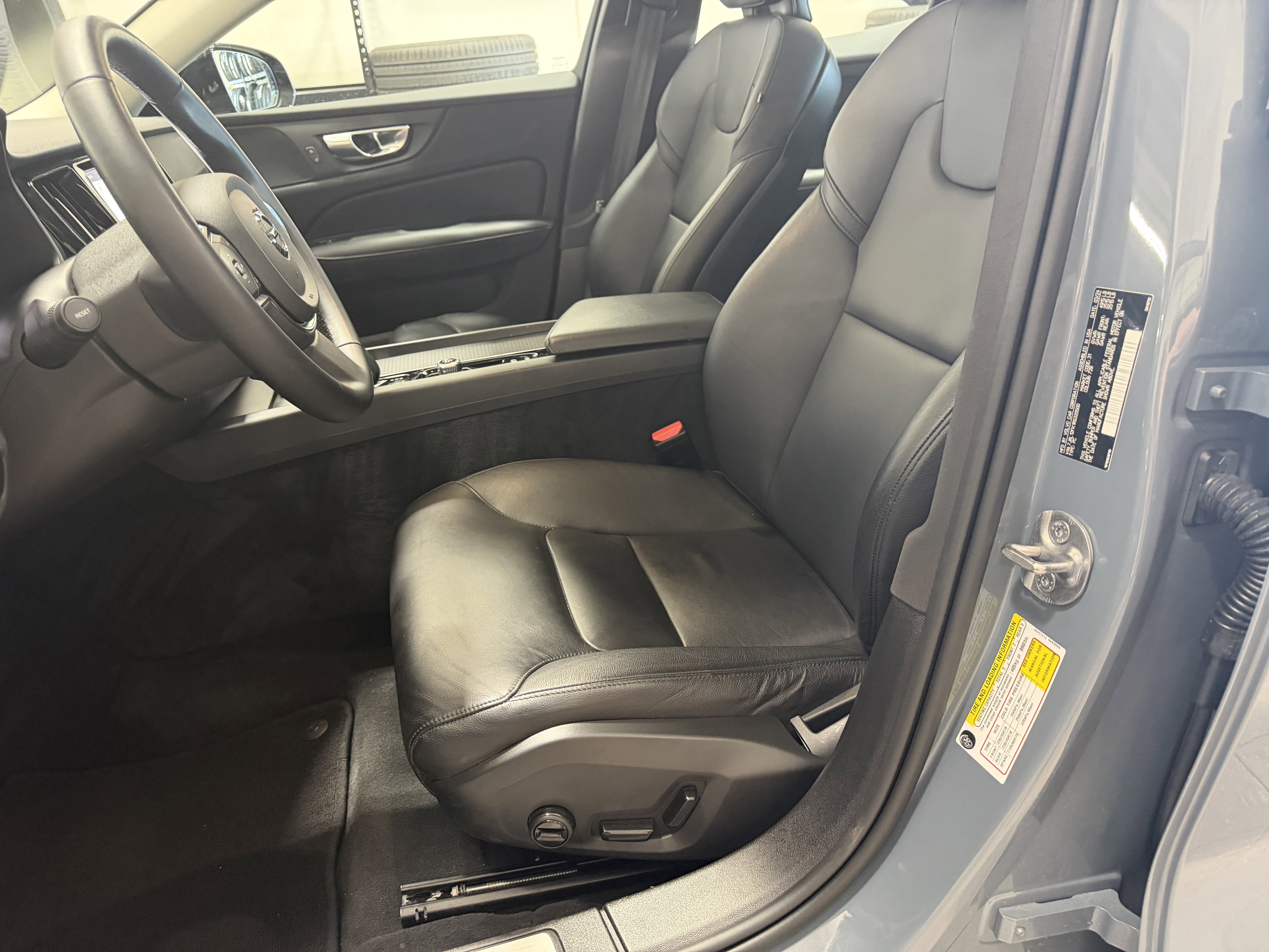 Used 2024 Volvo S60 B5 Core image 12