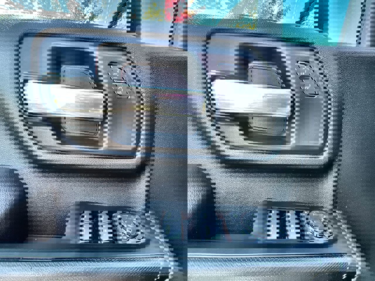 Used 2025 Chevrolet Silverado 2500 Custom w/ Custom Value Package image 23