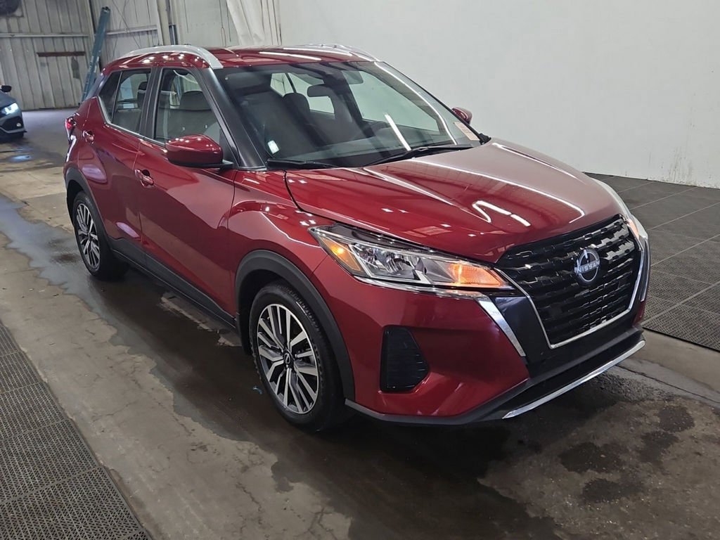 Used 2024 Nissan Kicks SV image 3