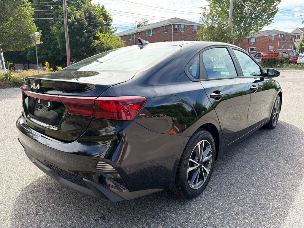 Certified 2022 Kia Forte LXS FWD image 7