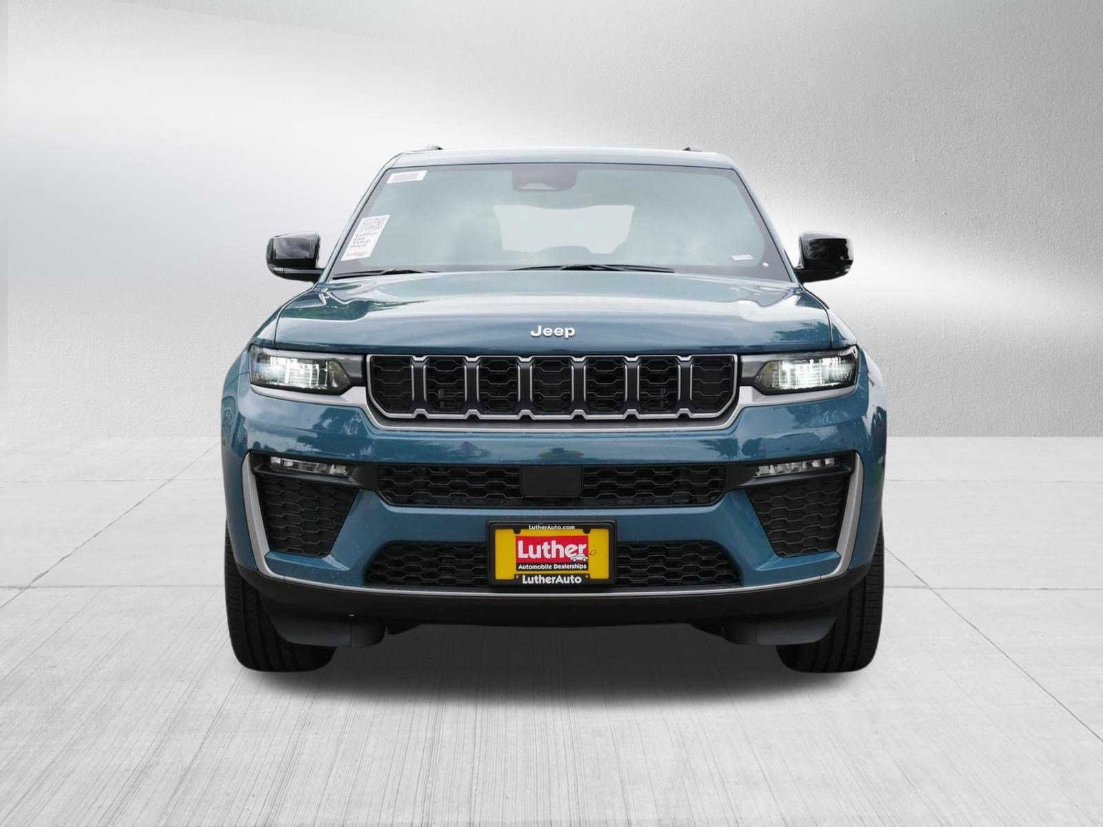 New 2026 Jeep Grand Cherokee Limited AWD/4WD image 2