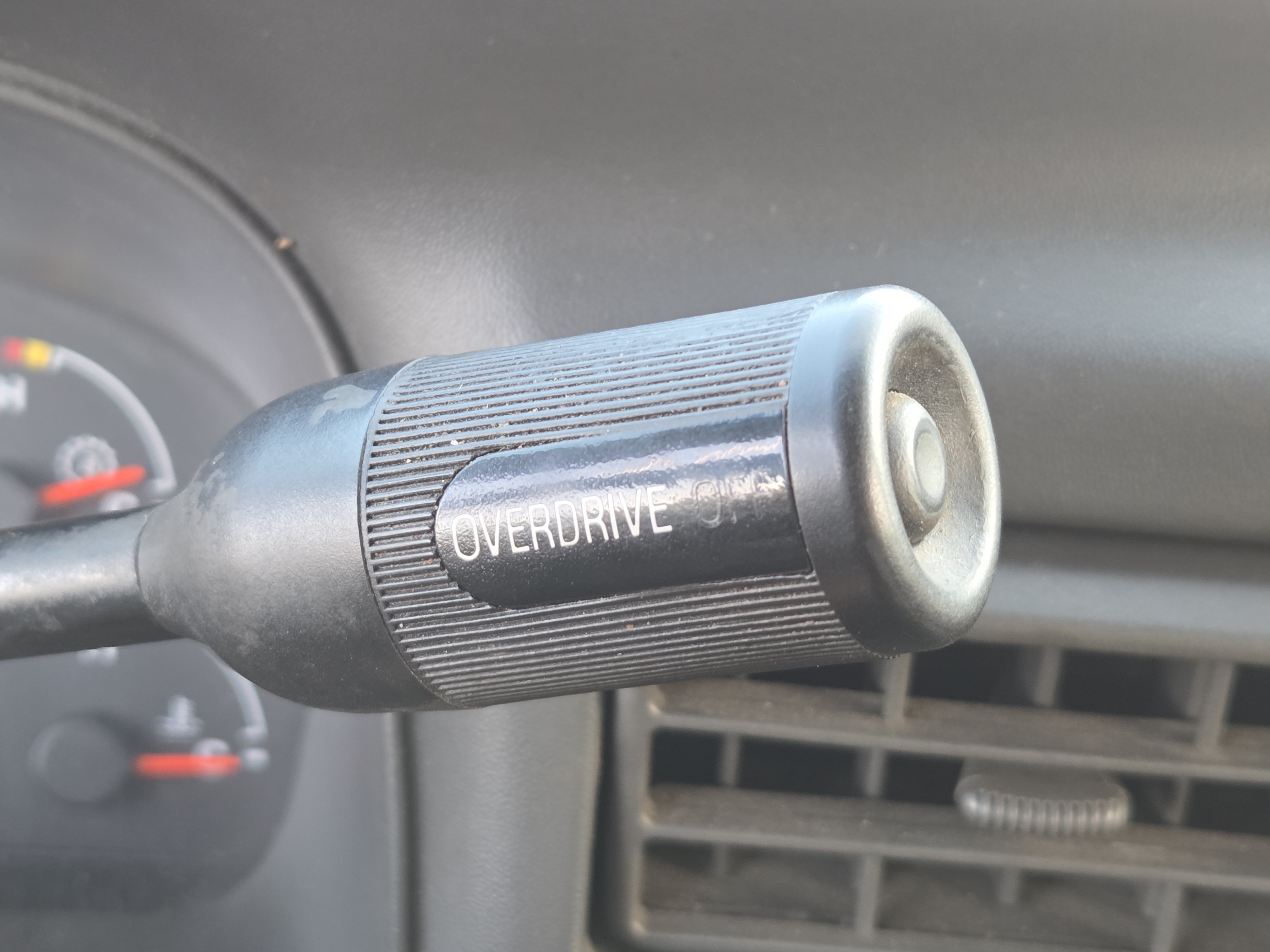 Used 2004 Ford Excursion XLT AWD/4WD image 4