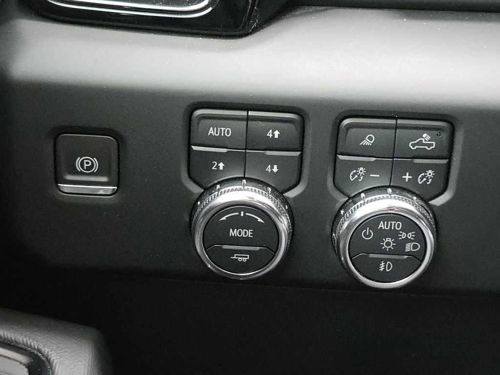 Used 2022 GMC Sierra 1500 AT4X image 37