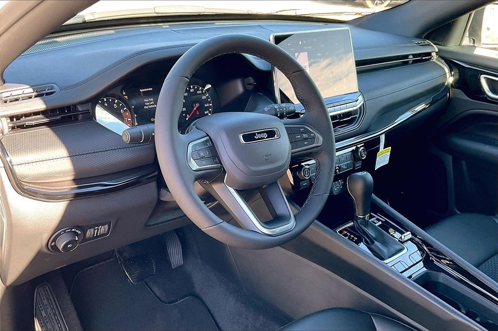 New 2026 Jeep Compass Latitude image 6