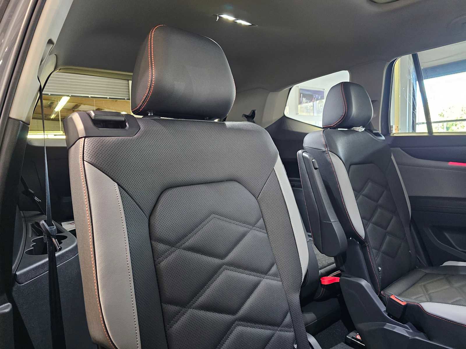 Used 2026 Volkswagen Atlas Peak Edition AWD/4WD image 13
