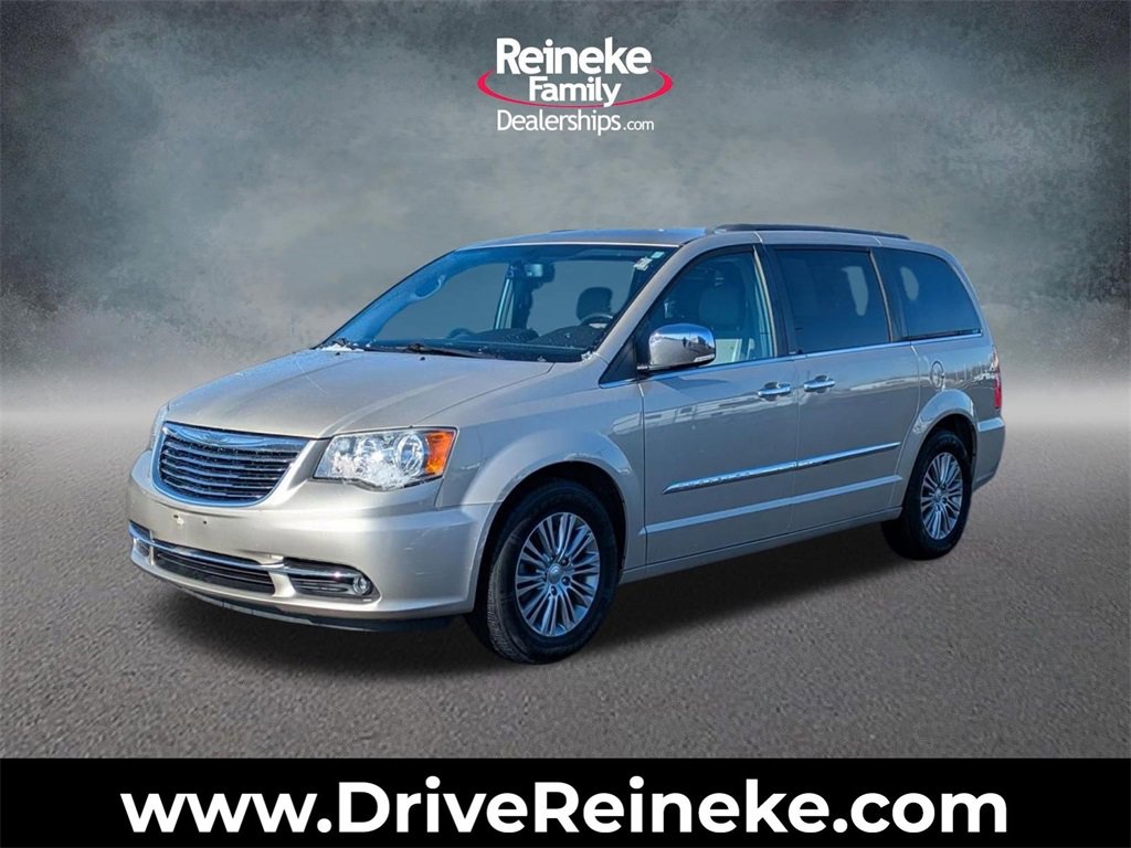 Used 2014 Chrysler Town & Country Touring-L w/ Driver Convenience Group