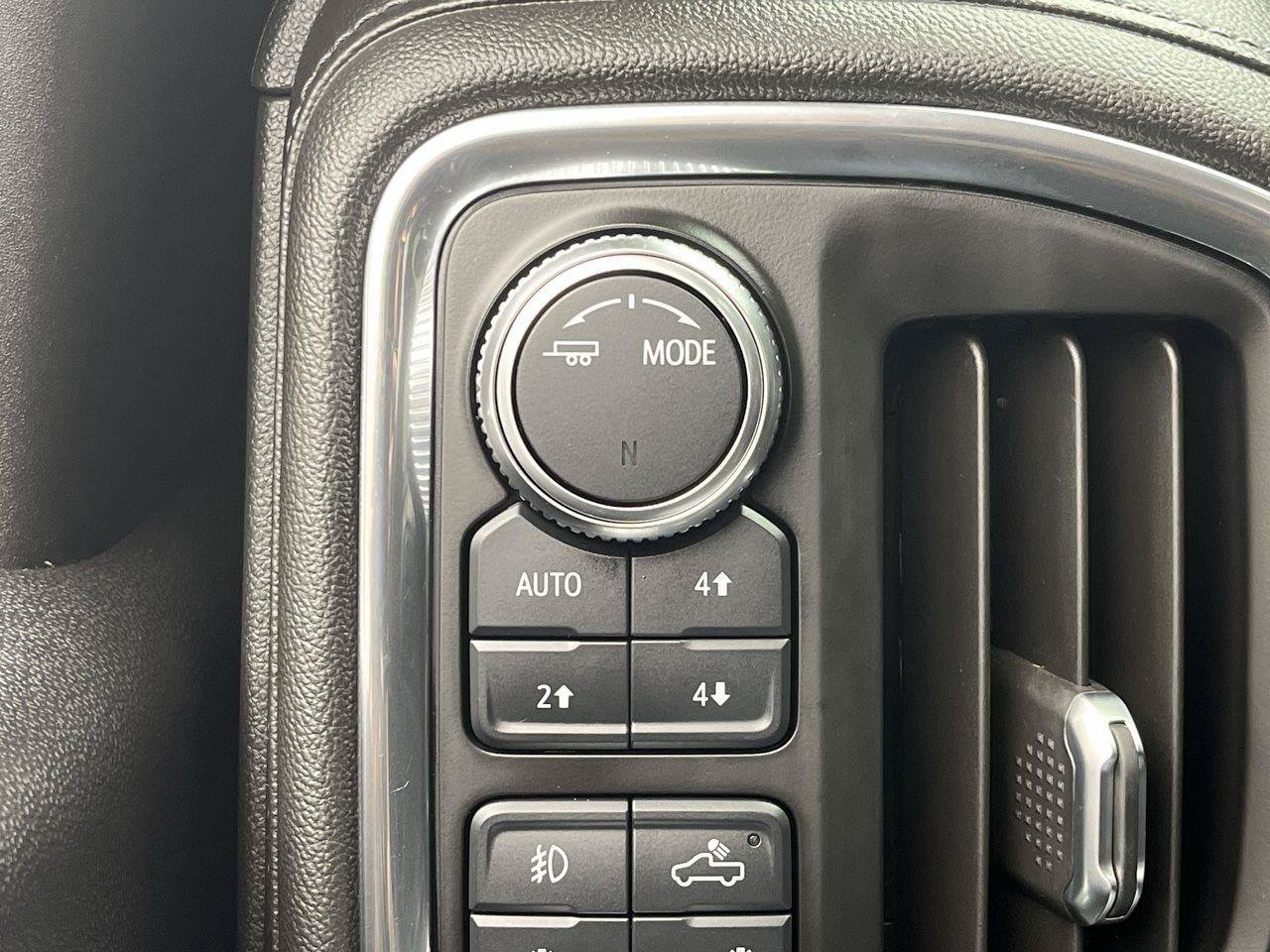Certified 2021 GMC Sierra 2500 Denali w/ Denali Black Diamond Edition AWD/4WD image 19