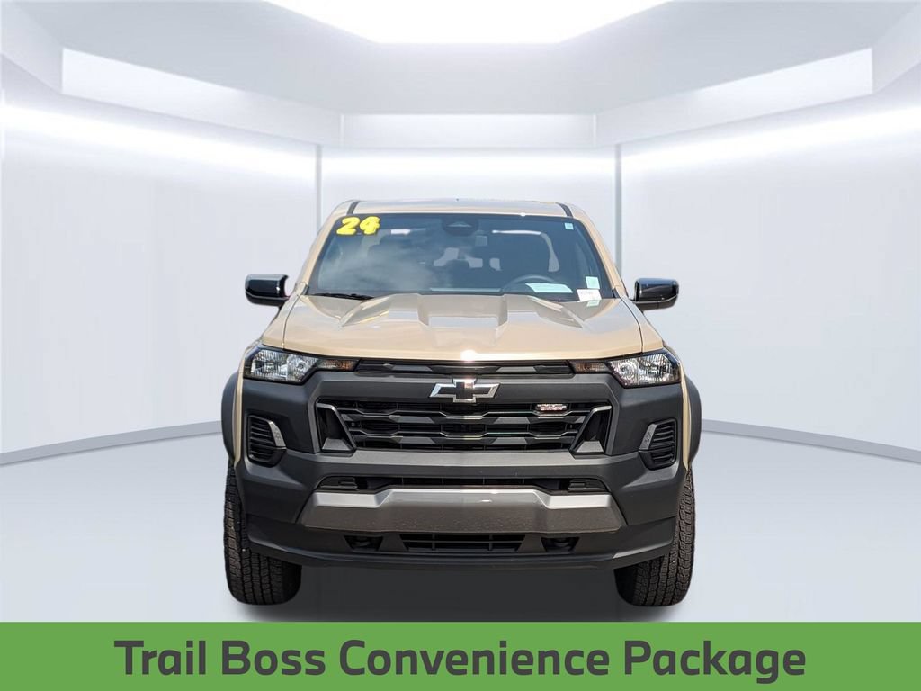Used 2024 Chevrolet Colorado Trail Boss w/ Advanced Trailering Package AWD/4WD image 11