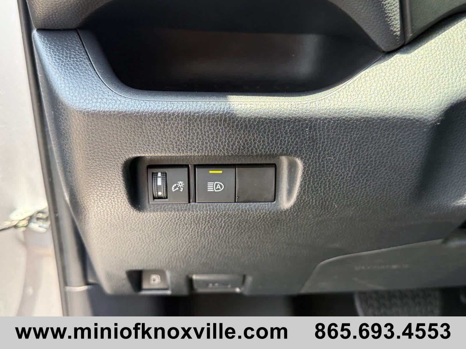 Used 2024 Toyota RAV4 LE AWD/4WD image 27
