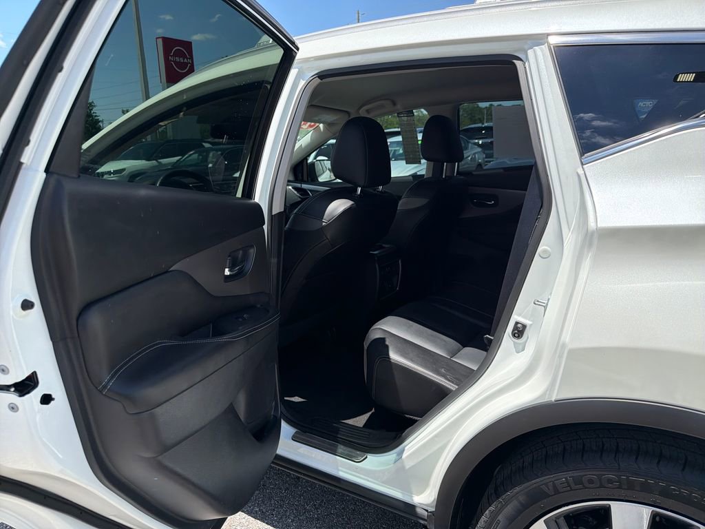 Used 2022 Nissan Murano SL w/ Cargo Package FWD image 17