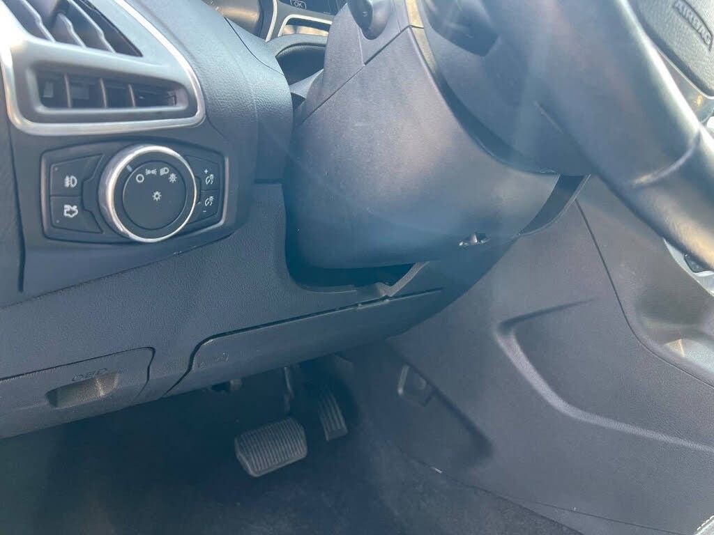 Used 2014 Ford Focus Titanium image 11